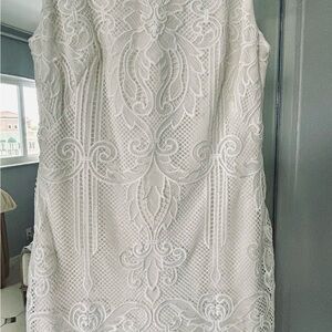 Absolutely stunning Lauren Ralph Lauren Lace Cream Dress